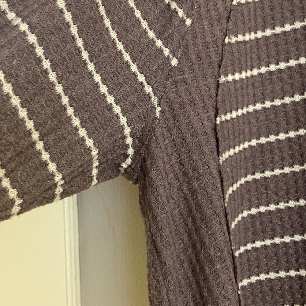 Stripped top. - Picture 3 of 5